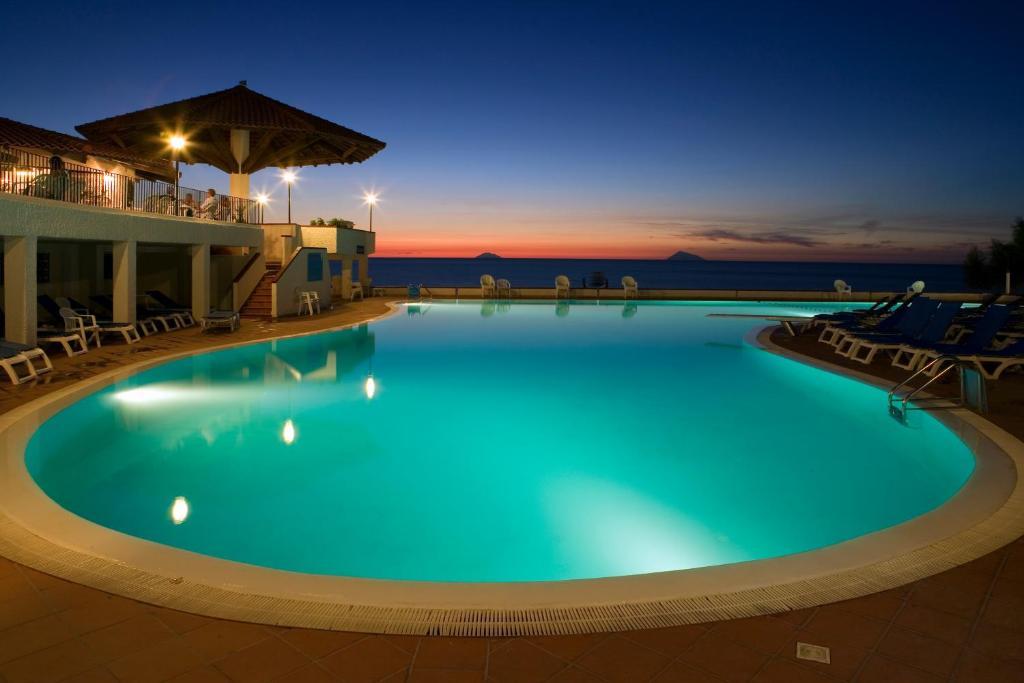 Th Gioiosa Mare - Capo Calava Village Gioiosa Marea Exterior foto
