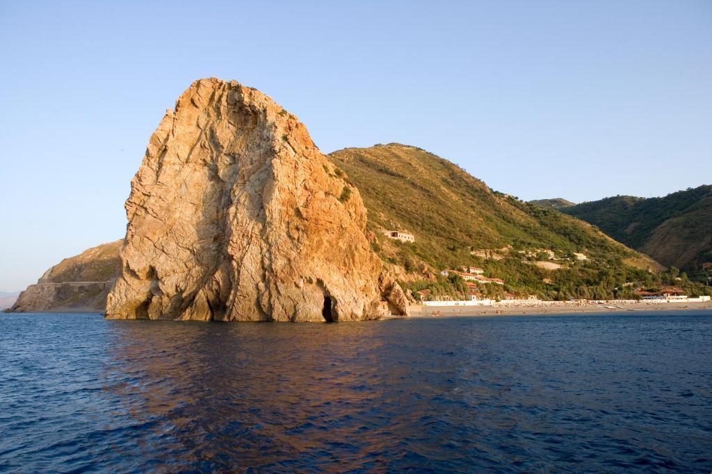 Th Gioiosa Mare - Capo Calava Village Gioiosa Marea Exterior foto